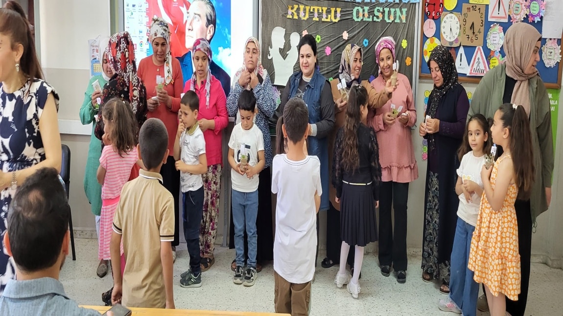 Tahsin Panoğlu İlkokulu’nda Anneler Günü Coşkusu